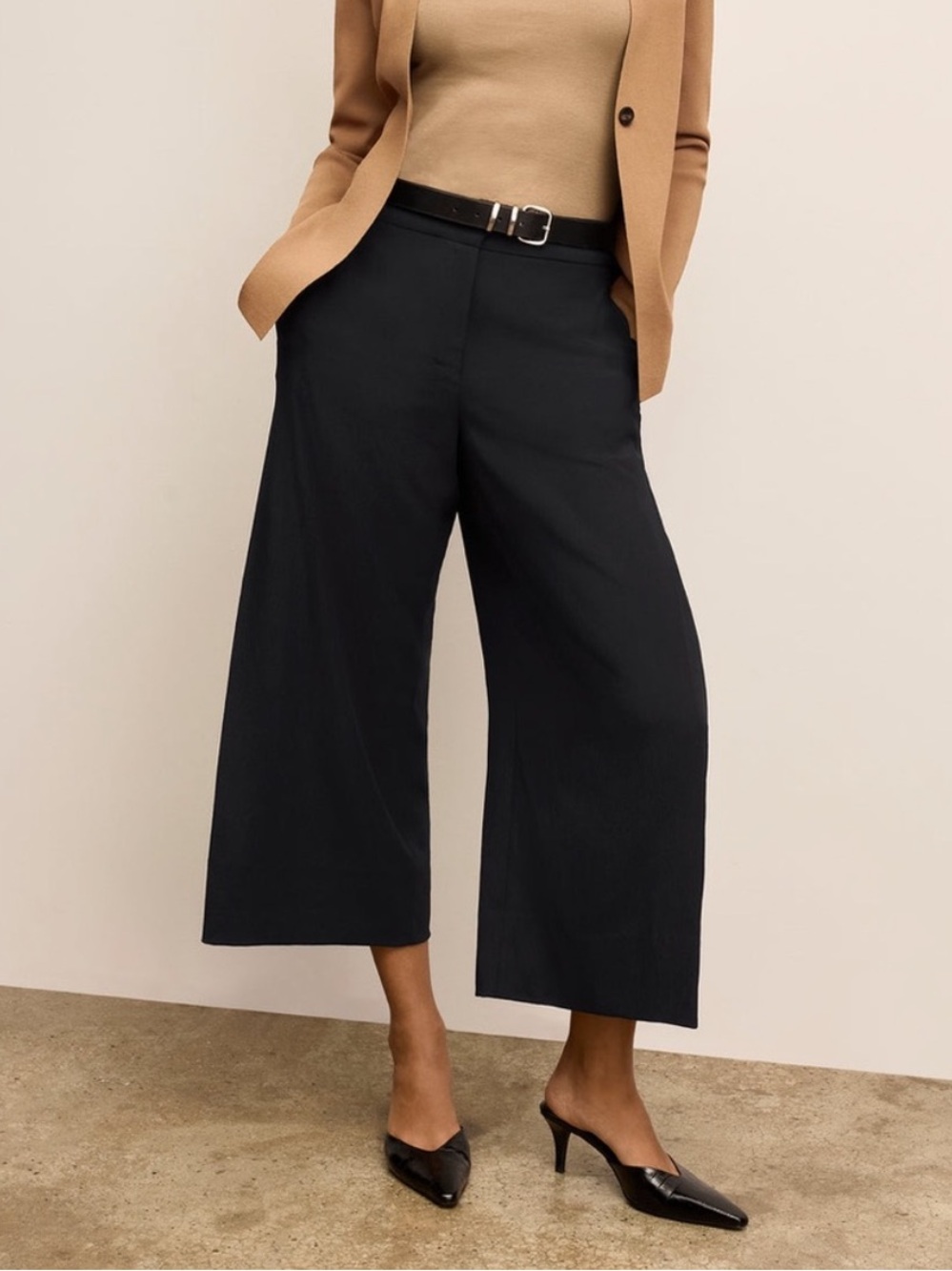 M.M. Lafleur Wide Leg Crop Stretchy In Black Size 8